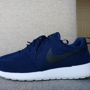 Nike Roshe FREE SHIPPING.....